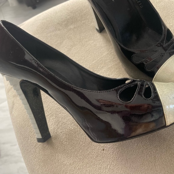 CHANEL CC logo Cap Toe Platform
Pump Authentic! - Picture 5 of 9